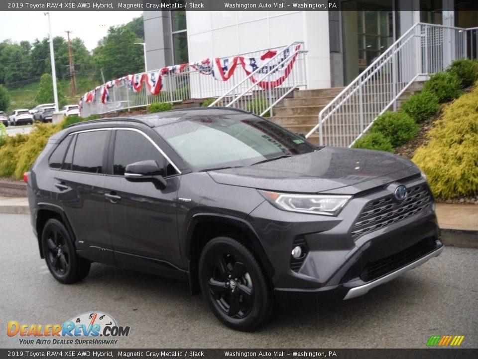 Front 3/4 View of 2019 Toyota RAV4 XSE AWD Hybrid Photo #1