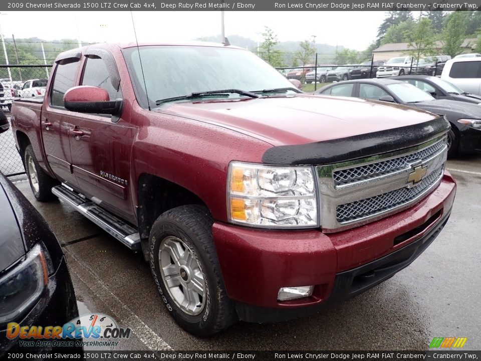 Front 3/4 View of 2009 Chevrolet Silverado 1500 LTZ Crew Cab 4x4 Photo #4