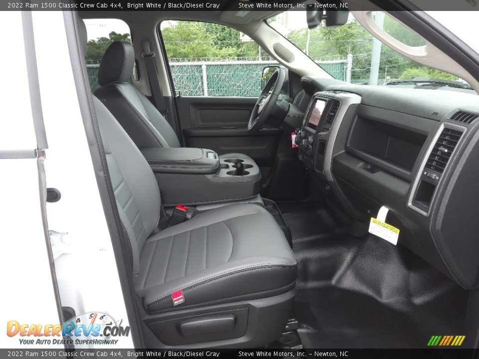 Black/Diesel Gray Interior - 2022 Ram 1500 Classic Crew Cab 4x4 Photo #16