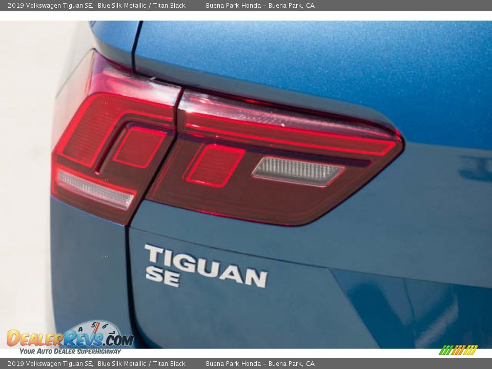 2019 Volkswagen Tiguan SE Logo Photo #12