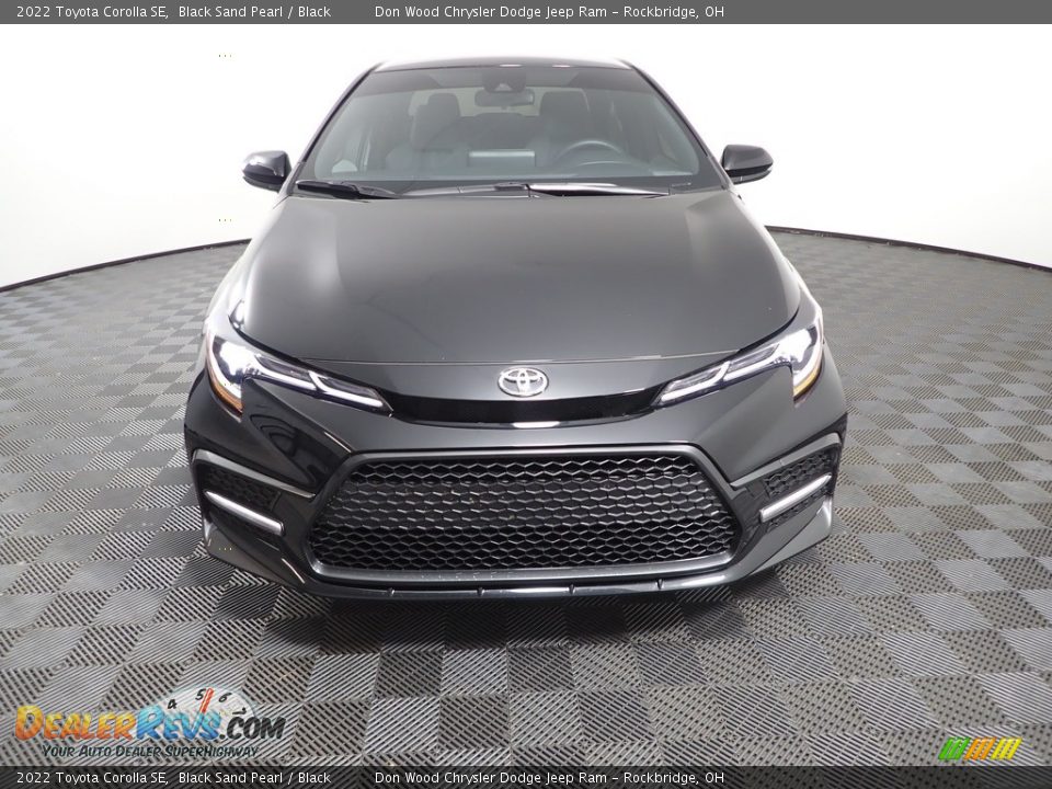 2022 Toyota Corolla SE Black Sand Pearl / Black Photo #4
