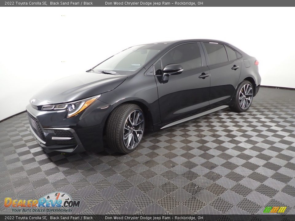 2022 Toyota Corolla SE Black Sand Pearl / Black Photo #5