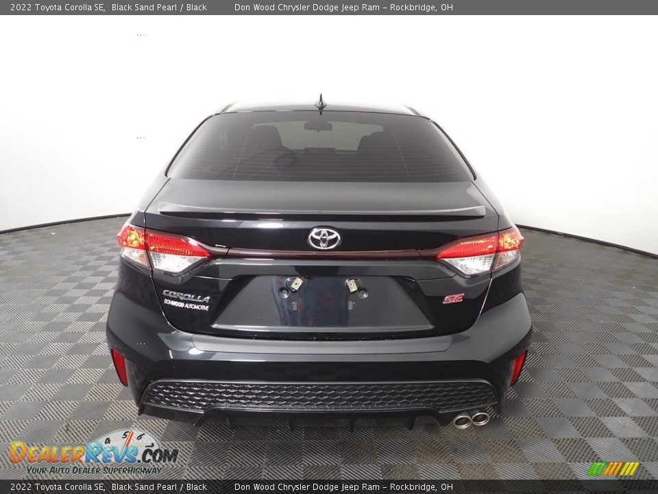 2022 Toyota Corolla SE Black Sand Pearl / Black Photo #8