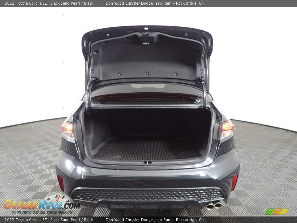 2022 Toyota Corolla SE Black Sand Pearl / Black Photo #9