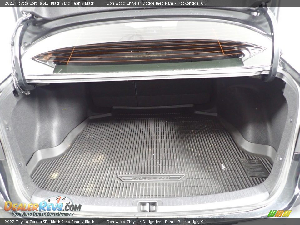 2022 Toyota Corolla SE Black Sand Pearl / Black Photo #10
