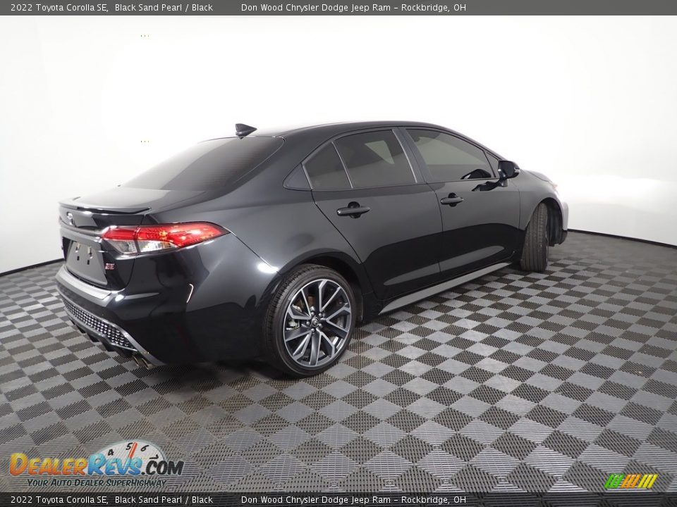 2022 Toyota Corolla SE Black Sand Pearl / Black Photo #11