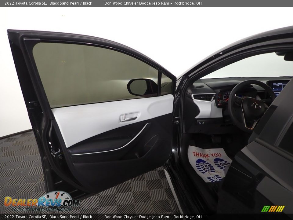 2022 Toyota Corolla SE Black Sand Pearl / Black Photo #12