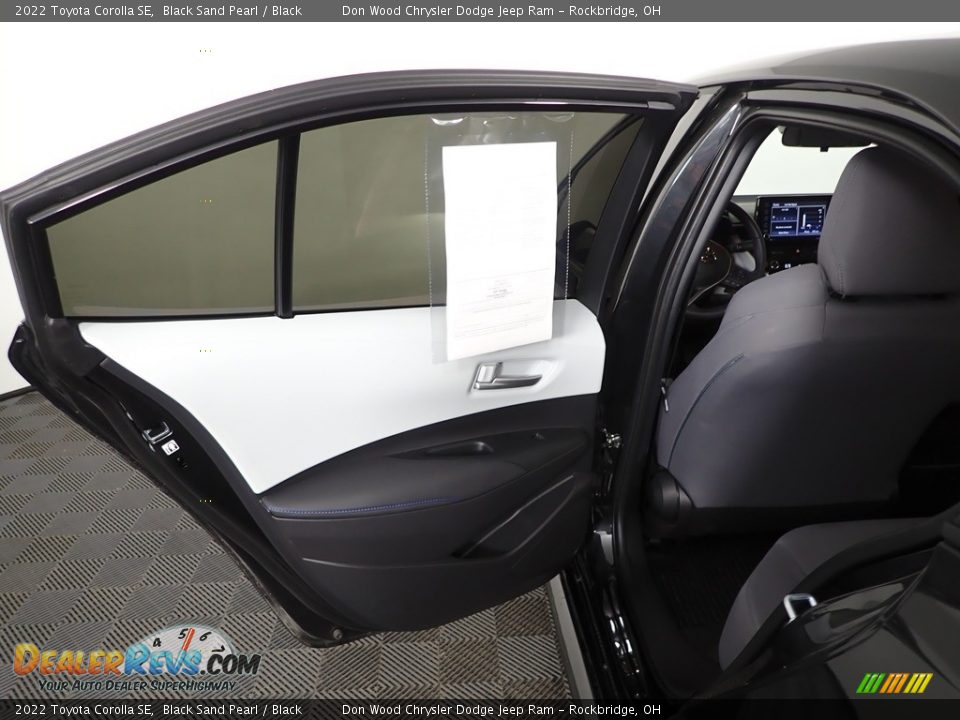 2022 Toyota Corolla SE Black Sand Pearl / Black Photo #23