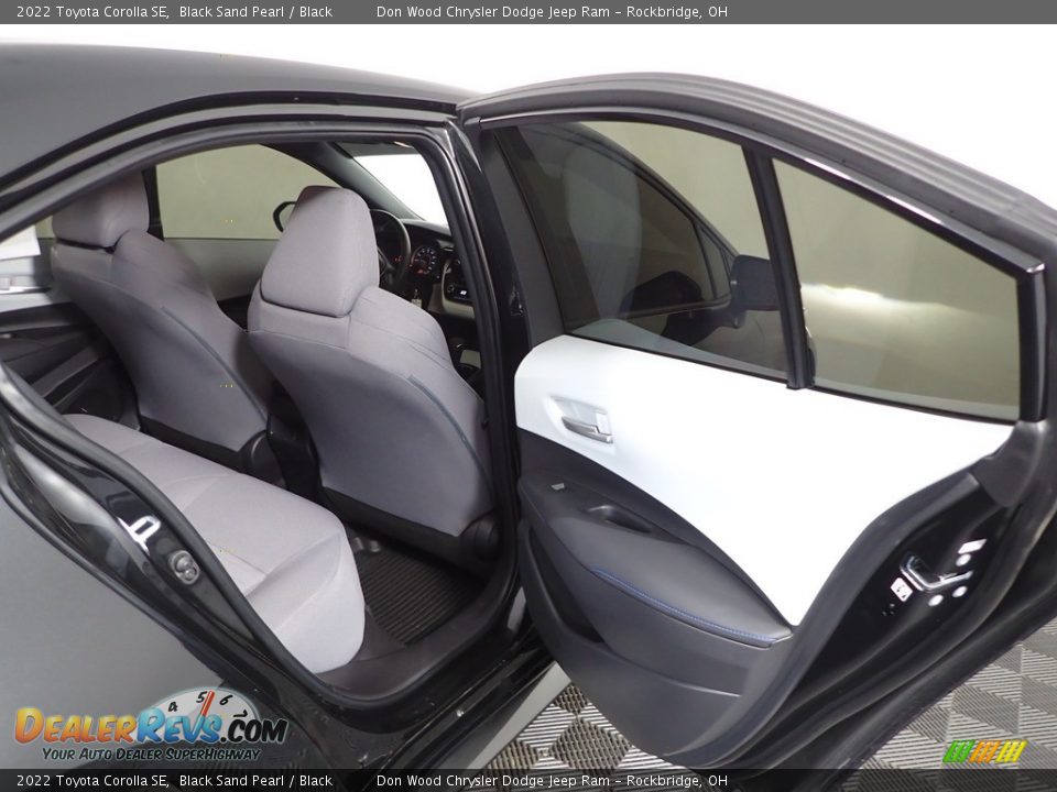 2022 Toyota Corolla SE Black Sand Pearl / Black Photo #28