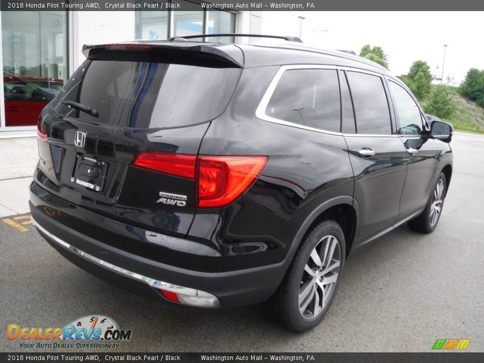 2018 Honda Pilot Touring AWD Crystal Black Pearl / Black Photo #10