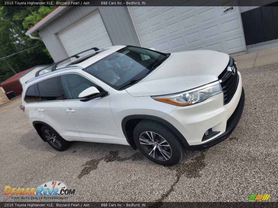 2016 Toyota Highlander XLE Blizzard Pearl / Ash Photo #3