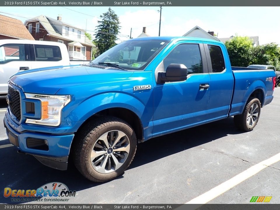 Front 3/4 View of 2019 Ford F150 STX SuperCab 4x4 Photo #1