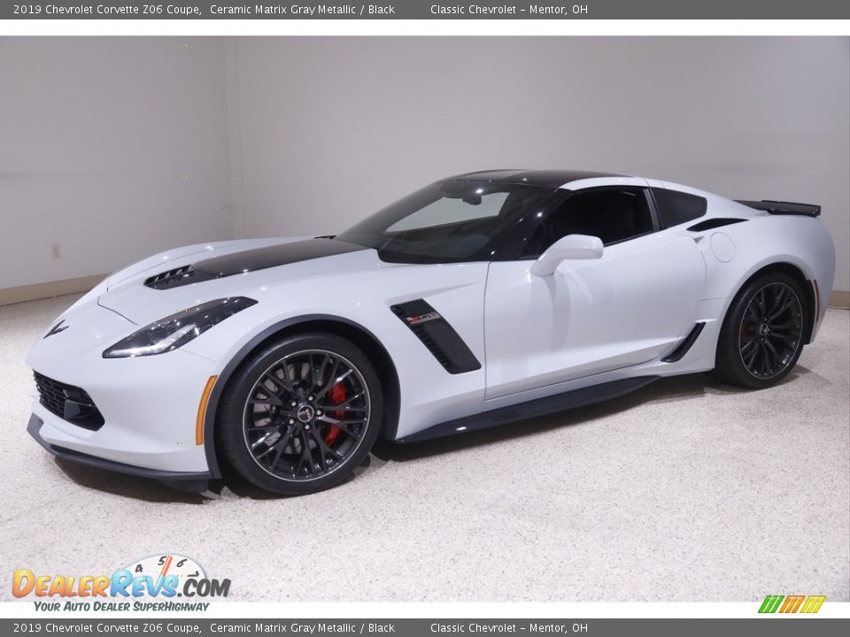 Front 3/4 View of 2019 Chevrolet Corvette Z06 Coupe Photo #3