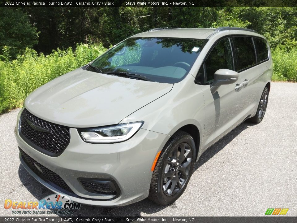 2022 Chrysler Pacifica Touring L AWD Ceramic Gray / Black Photo #2