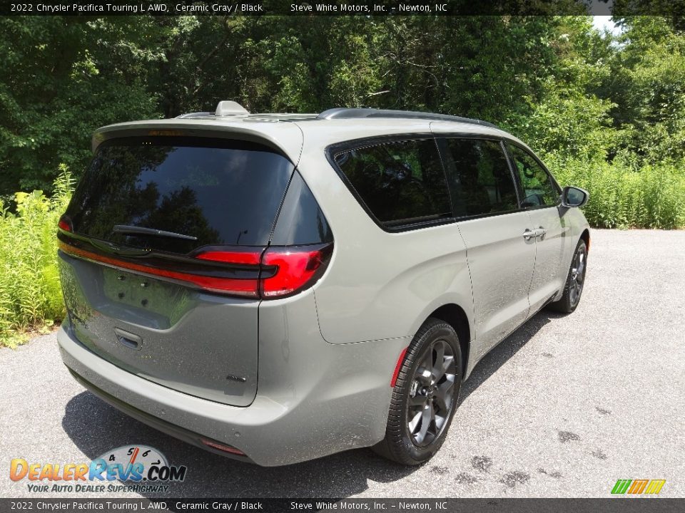 2022 Chrysler Pacifica Touring L AWD Ceramic Gray / Black Photo #6