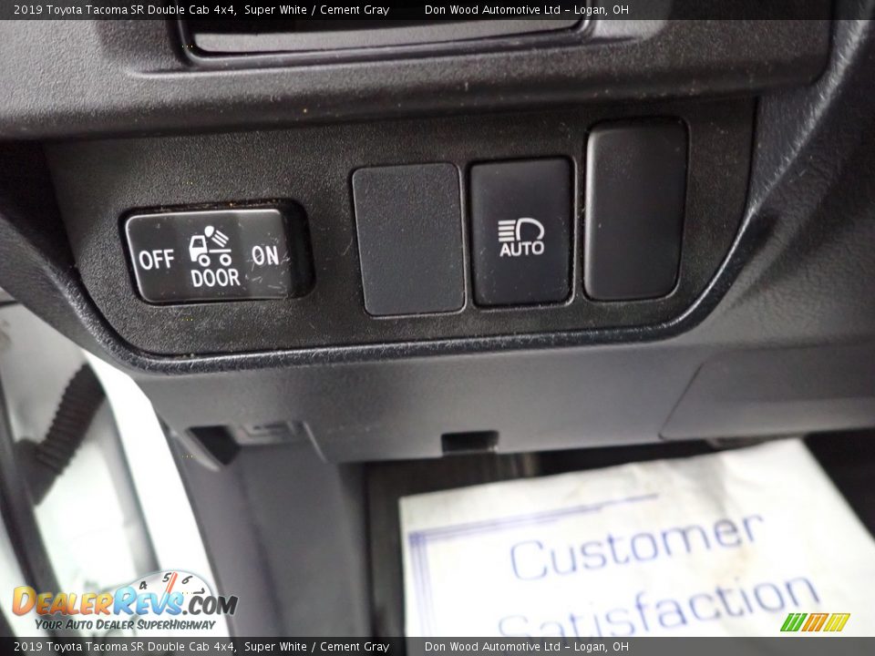2019 Toyota Tacoma SR Double Cab 4x4 Super White / Cement Gray Photo #15