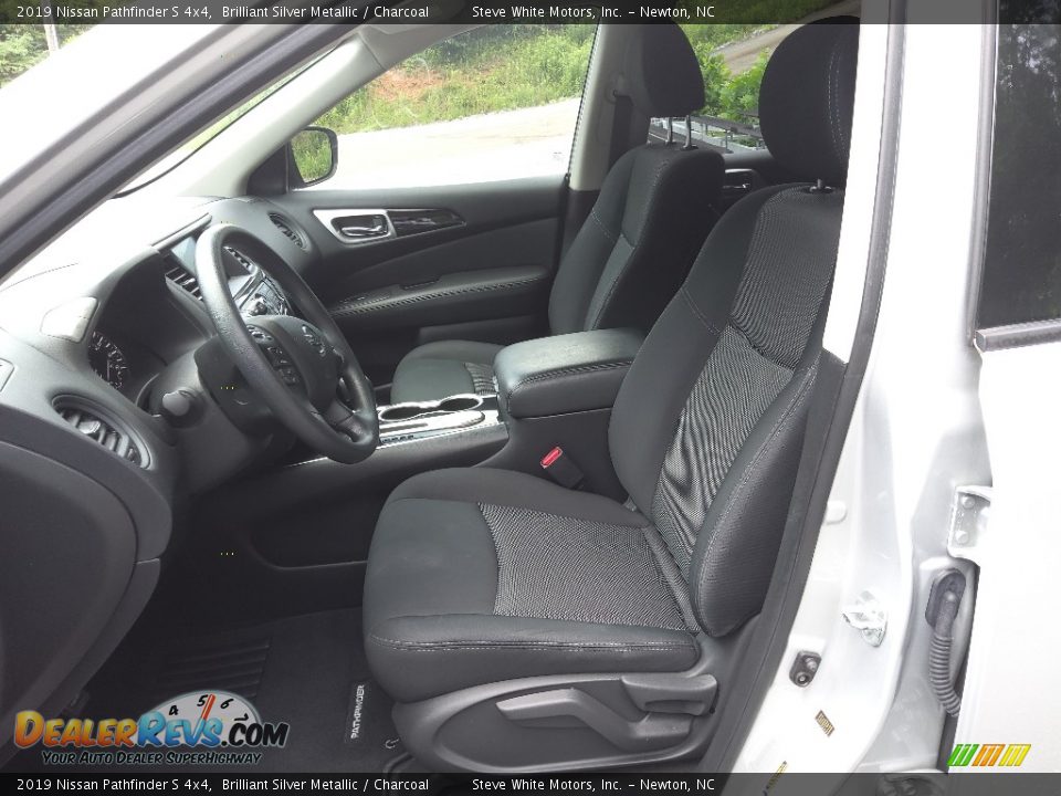 Front Seat of 2019 Nissan Pathfinder S 4x4 Photo #11
