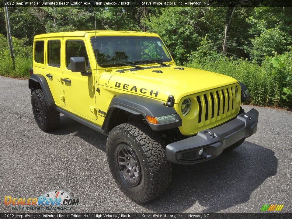 Front 3/4 View of 2022 Jeep Wrangler Unlimited Beach Edition 4x4 Photo #4