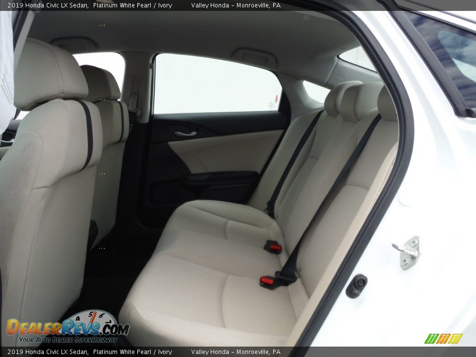 2019 Honda Civic LX Sedan Platinum White Pearl / Ivory Photo #21