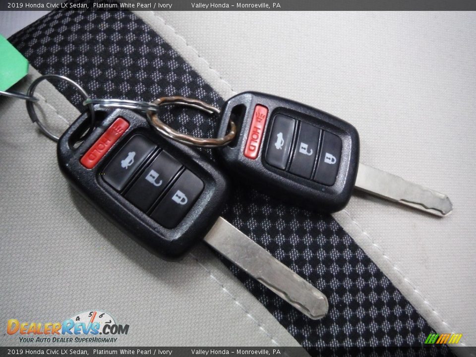 2019 Honda Civic LX Sedan Platinum White Pearl / Ivory Photo #23
