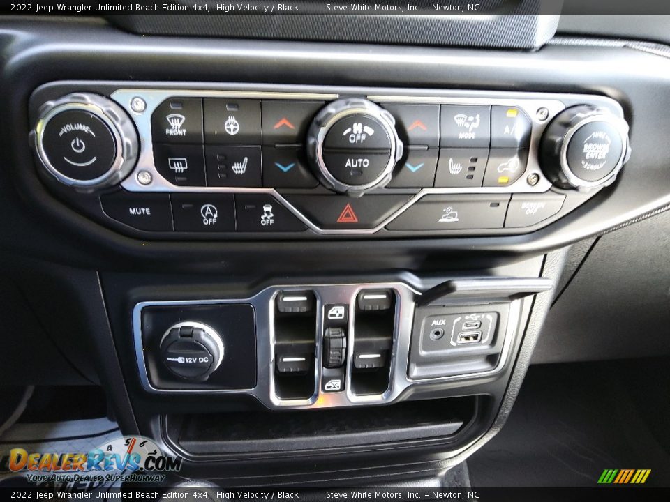 Controls of 2022 Jeep Wrangler Unlimited Beach Edition 4x4 Photo #23