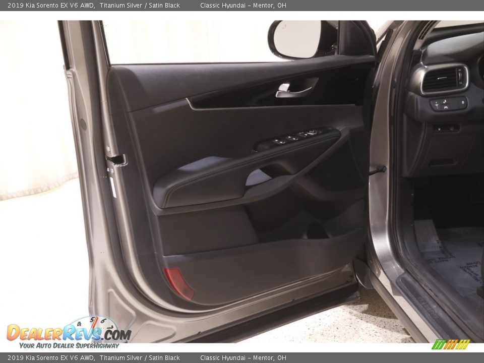 Door Panel of 2019 Kia Sorento EX V6 AWD Photo #4