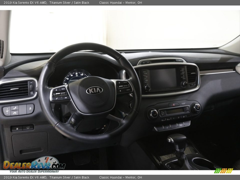 Dashboard of 2019 Kia Sorento EX V6 AWD Photo #6