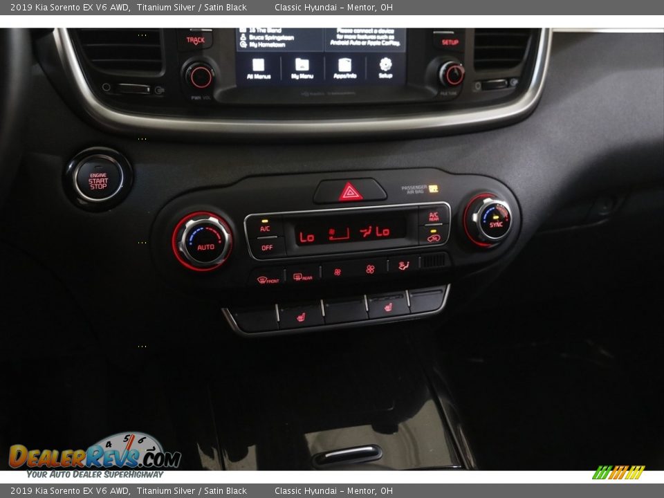 Controls of 2019 Kia Sorento EX V6 AWD Photo #12