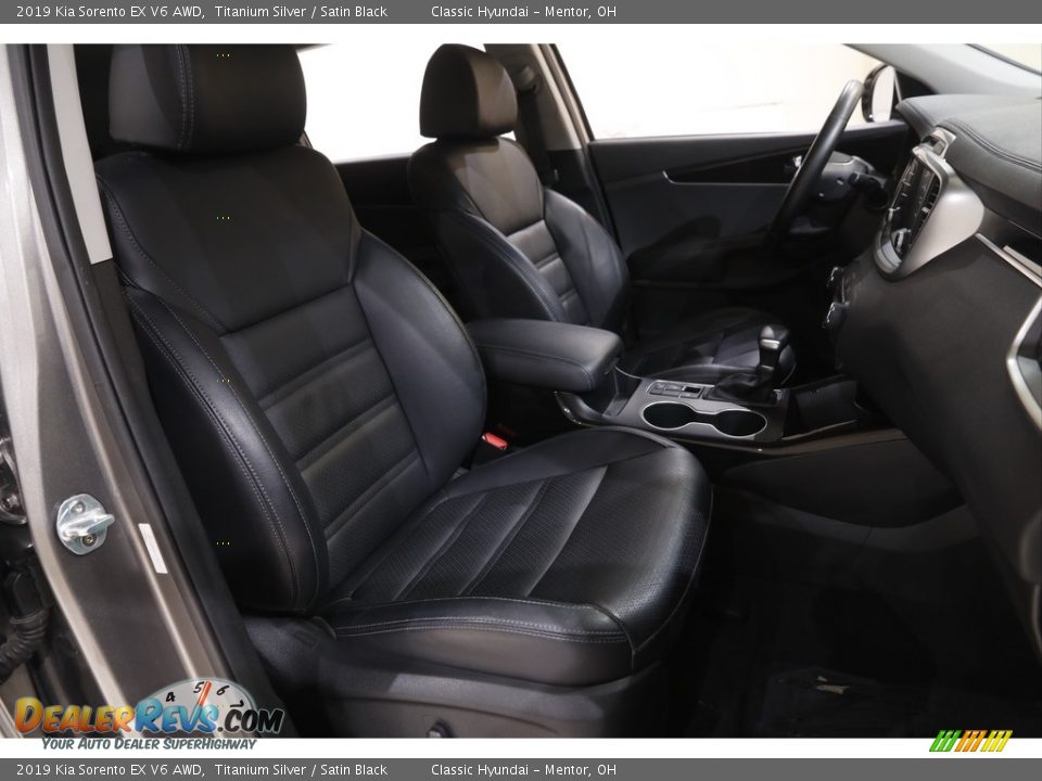 Front Seat of 2019 Kia Sorento EX V6 AWD Photo #15
