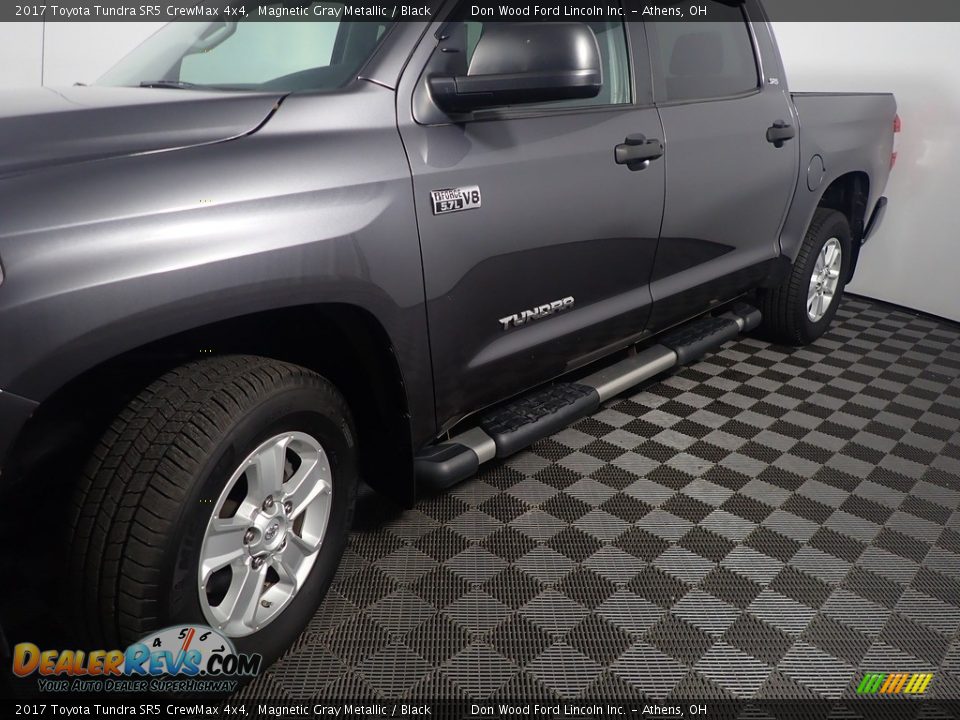 2017 Toyota Tundra SR5 CrewMax 4x4 Magnetic Gray Metallic / Black Photo #10