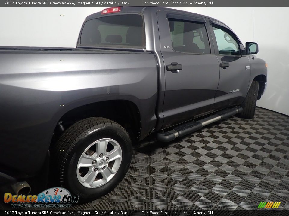 2017 Toyota Tundra SR5 CrewMax 4x4 Magnetic Gray Metallic / Black Photo #18