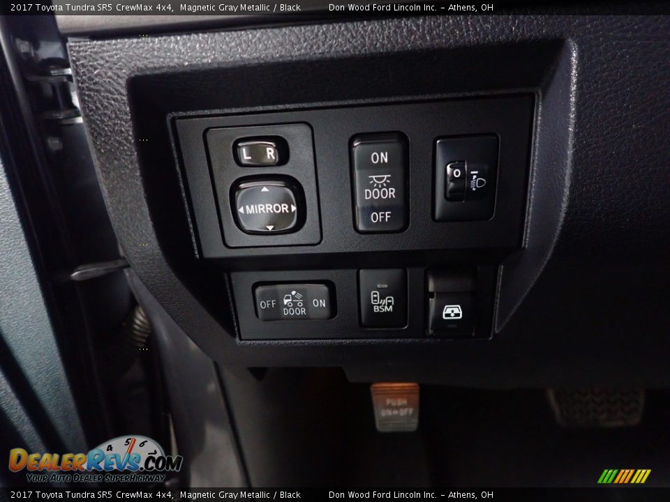 2017 Toyota Tundra SR5 CrewMax 4x4 Magnetic Gray Metallic / Black Photo #30