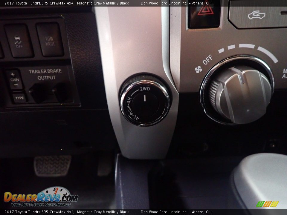2017 Toyota Tundra SR5 CrewMax 4x4 Magnetic Gray Metallic / Black Photo #32