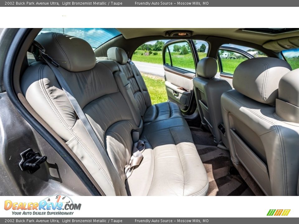 2002 Buick Park Avenue Ultra Light Bronzemist Metallic / Taupe Photo #22