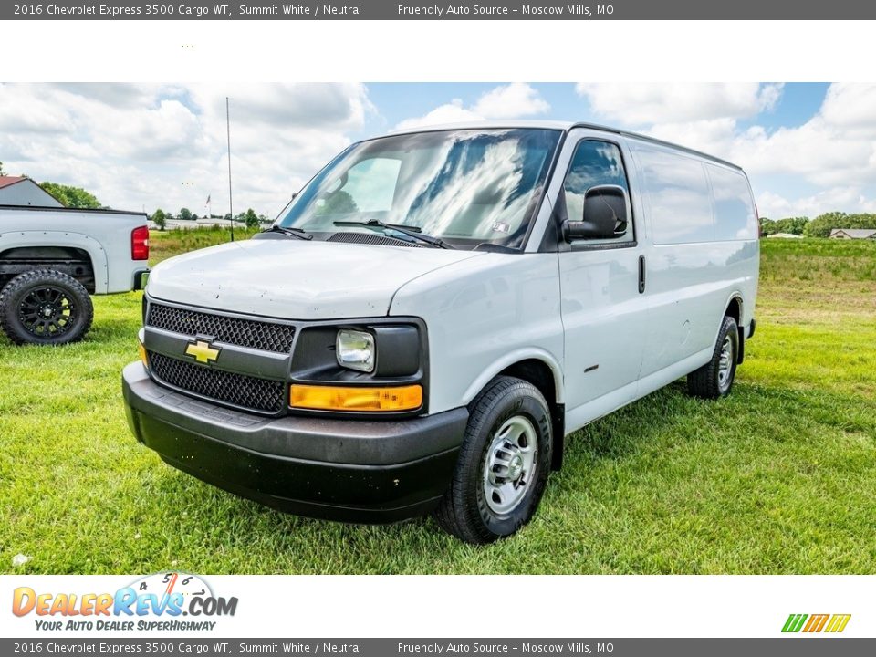 Front 3/4 View of 2016 Chevrolet Express 3500 Cargo WT Photo #8