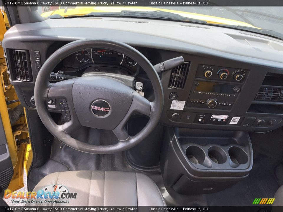 Dashboard of 2017 GMC Savana Cutaway 3500 Commercial Moving Truck Photo #8