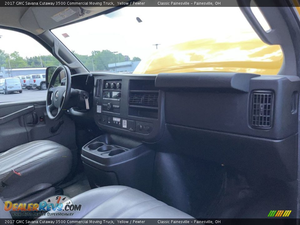 Dashboard of 2017 GMC Savana Cutaway 3500 Commercial Moving Truck Photo #13