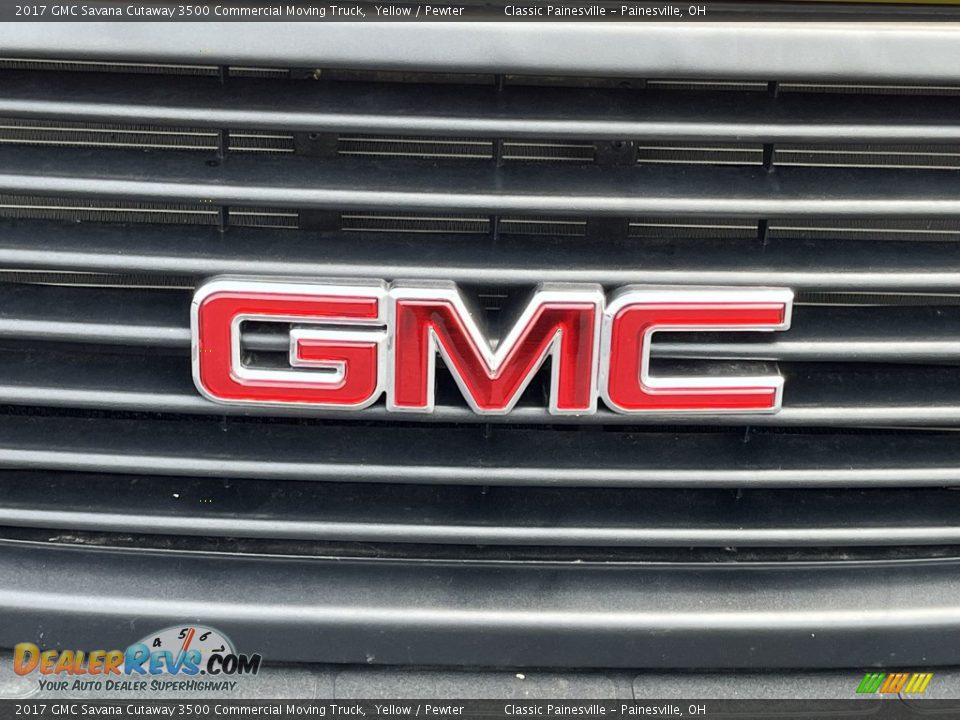 2017 GMC Savana Cutaway 3500 Commercial Moving Truck Logo Photo #15