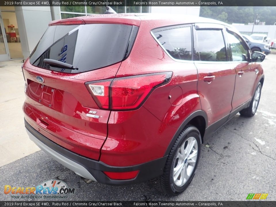 2019 Ford Escape SE 4WD Ruby Red / Chromite Gray/Charcoal Black Photo #2