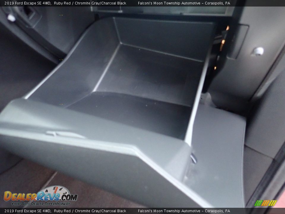 2019 Ford Escape SE 4WD Ruby Red / Chromite Gray/Charcoal Black Photo #12