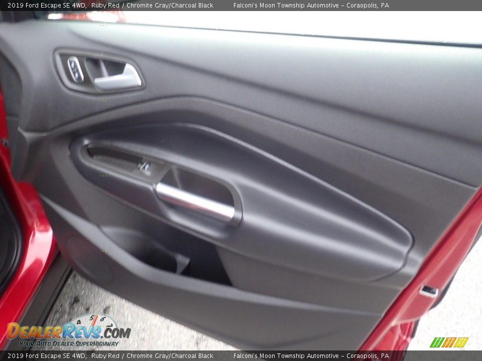 2019 Ford Escape SE 4WD Ruby Red / Chromite Gray/Charcoal Black Photo #14