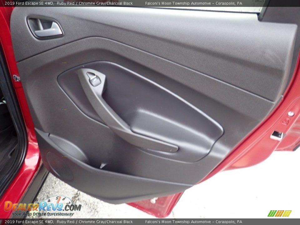 2019 Ford Escape SE 4WD Ruby Red / Chromite Gray/Charcoal Black Photo #16