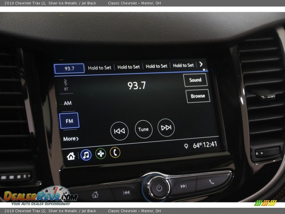 2019 Chevrolet Trax LS Silver Ice Metallic / Jet Black Photo #10