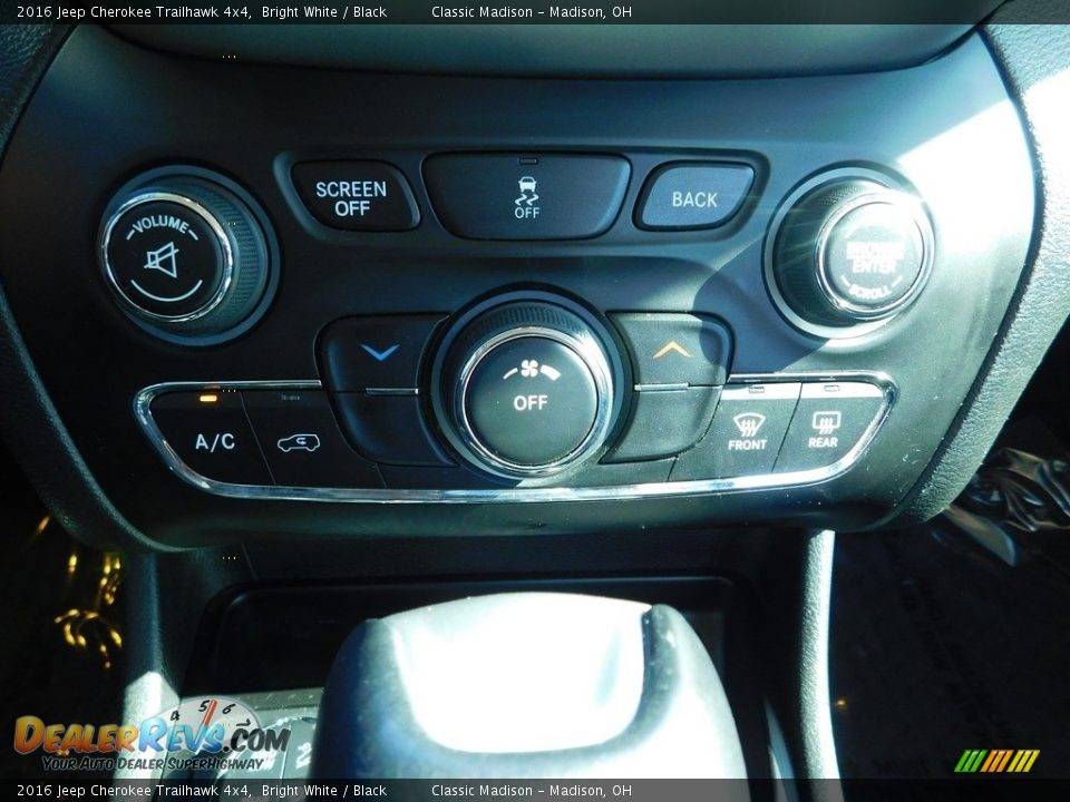 2016 Jeep Cherokee Trailhawk 4x4 Bright White / Black Photo #12