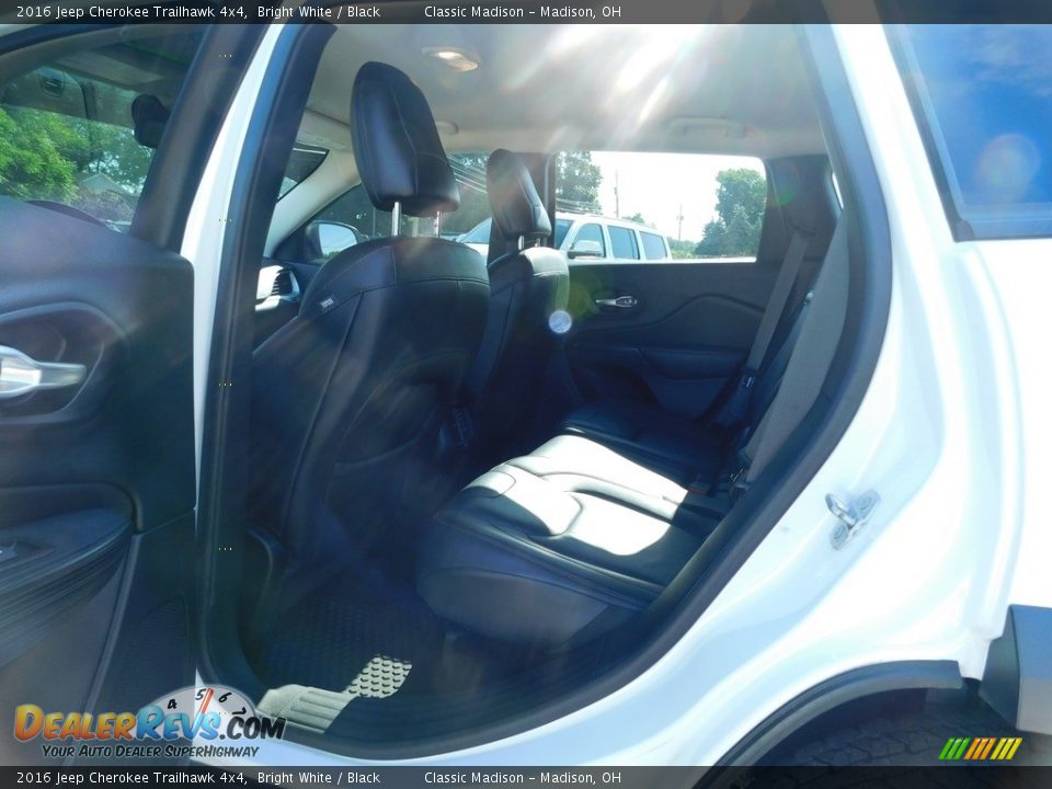 2016 Jeep Cherokee Trailhawk 4x4 Bright White / Black Photo #14