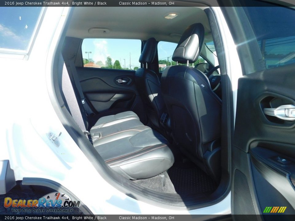2016 Jeep Cherokee Trailhawk 4x4 Bright White / Black Photo #15