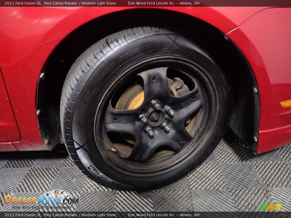 2011 Ford Fusion SE Red Candy Metallic / Medium Light Stone Photo #18