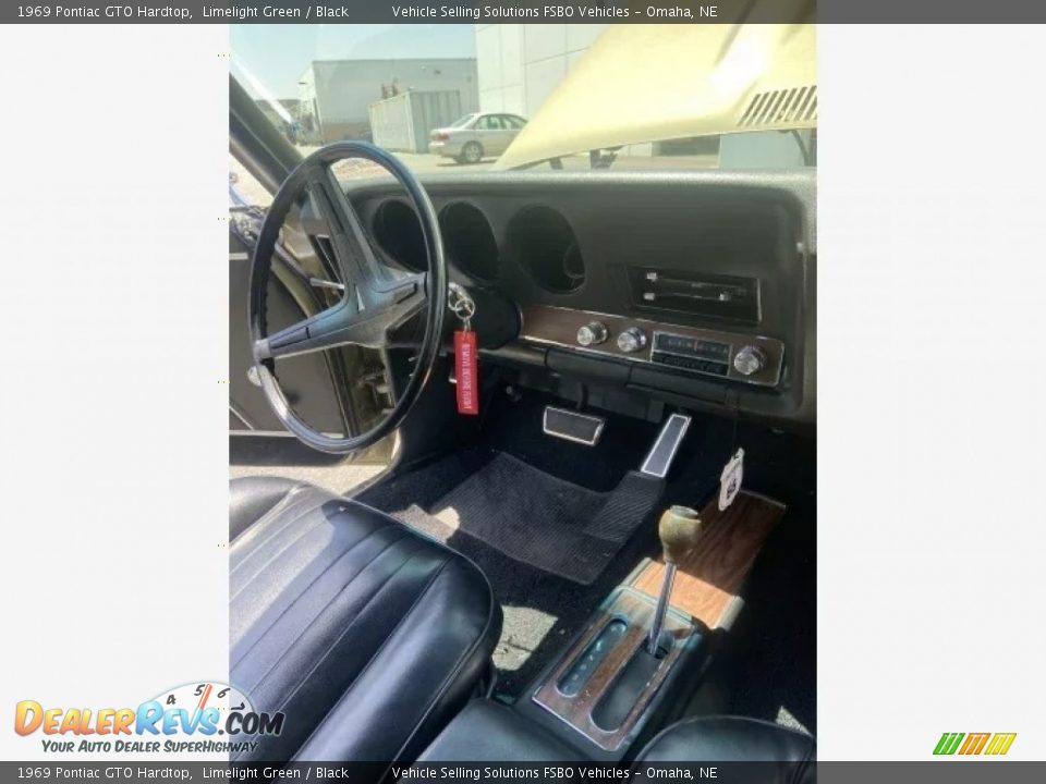 Dashboard of 1969 Pontiac GTO Hardtop Photo #5