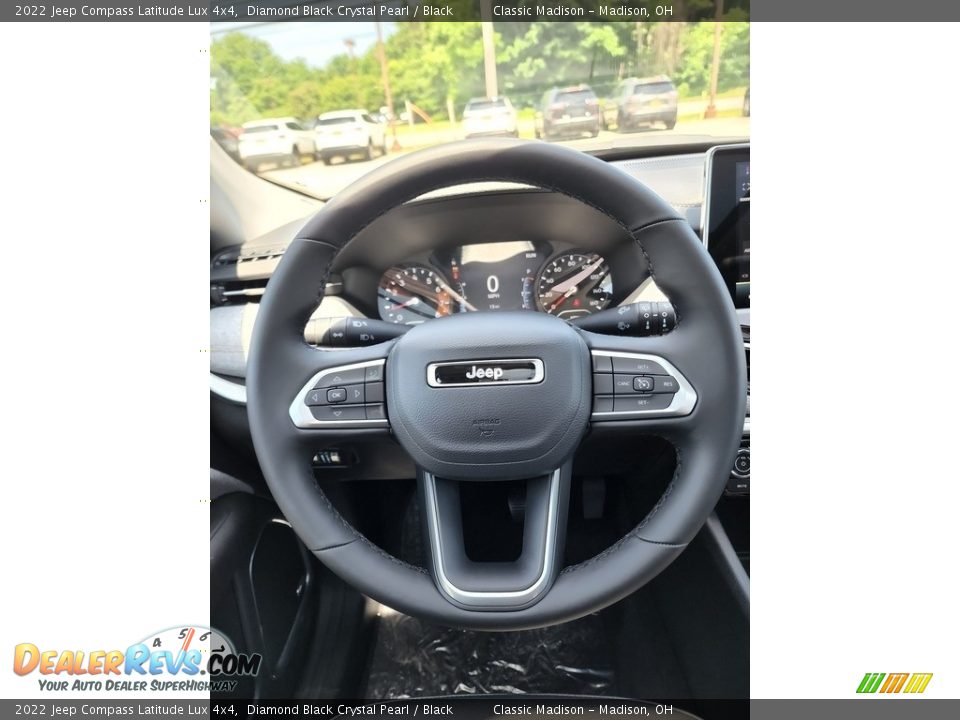 2022 Jeep Compass Latitude Lux 4x4 Diamond Black Crystal Pearl / Black Photo #5