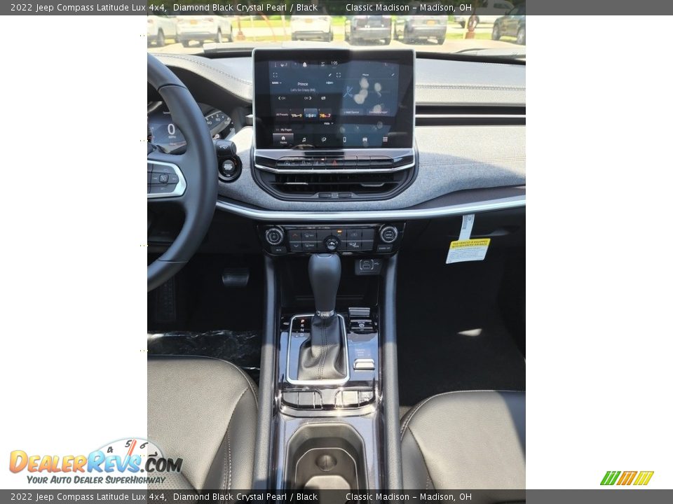 2022 Jeep Compass Latitude Lux 4x4 Diamond Black Crystal Pearl / Black Photo #6